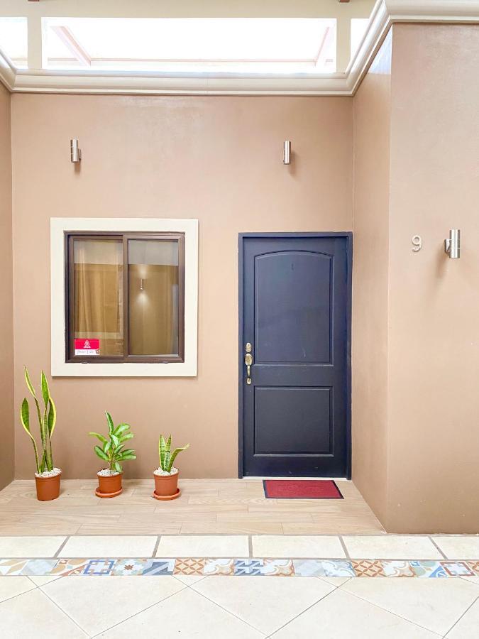 ألاخويلا Pura Vida Apartment. 5 Min From Airport المظهر الخارجي الصورة